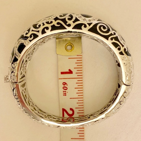 Bangle & Earring Set - Picture 8 of 8